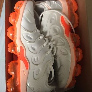 vapormax plus creamsicle